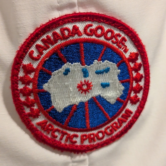 Canada Goose Inspired Kids Green Camouflage Puffer Jacket - Picture 6 of 7